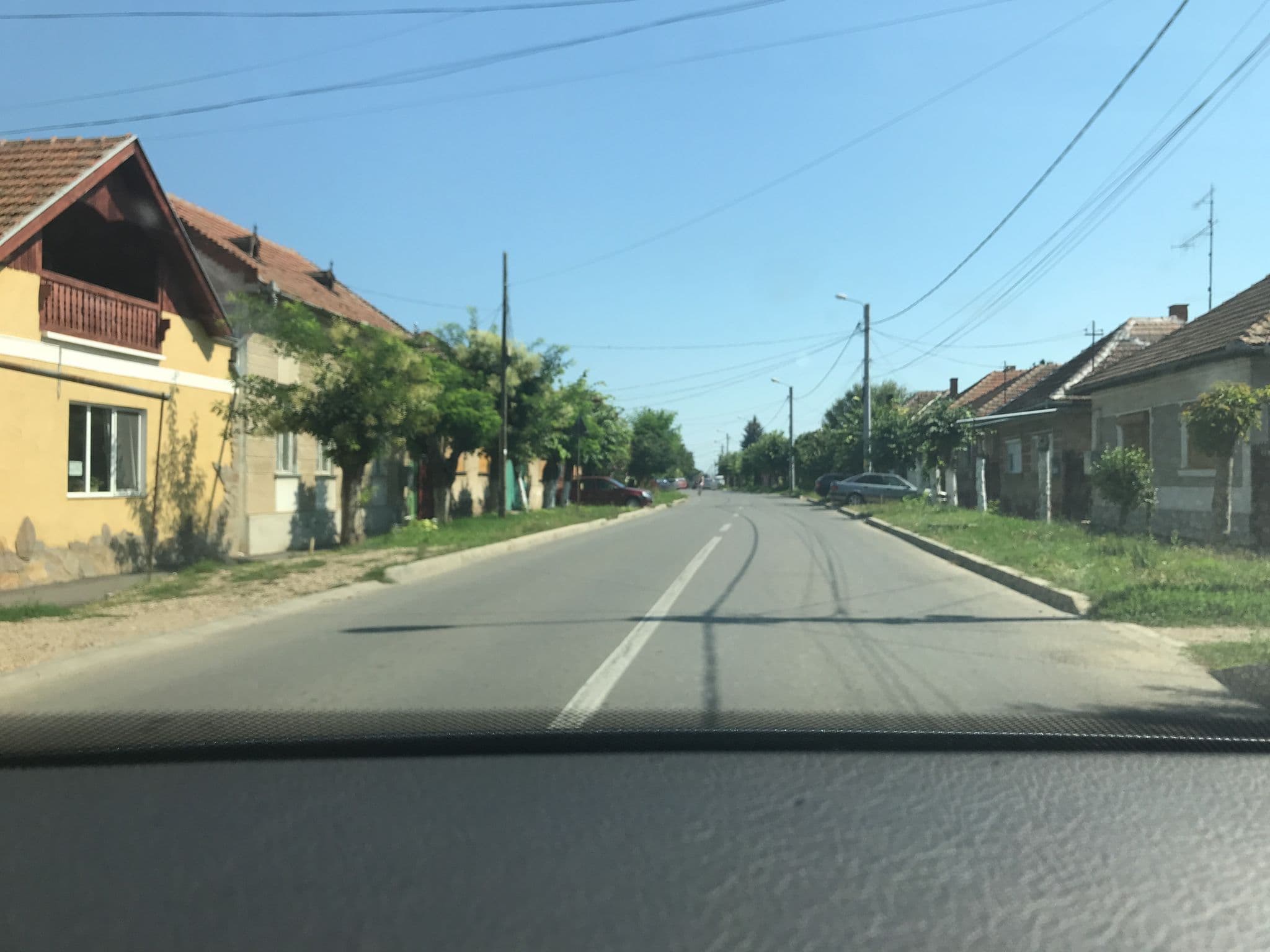 Street view near Pensiunea Catarg, Marghita — © agdobos (CC BY-SA · Mapillary)