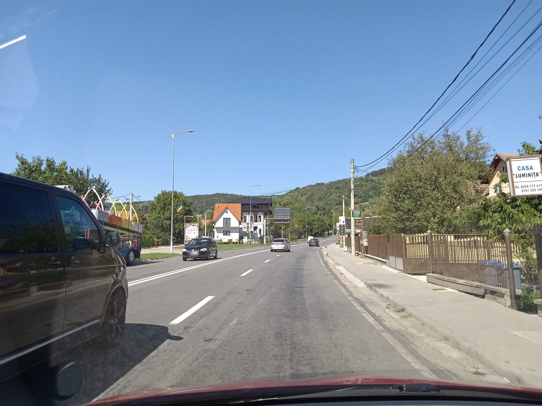 Street view near Vila Luminița, Haţeg — © nglf (CC BY-SA · Mapillary)