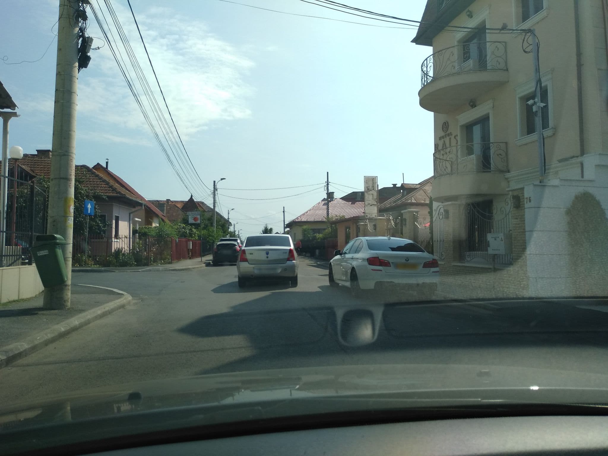 Street view near Hotel Rais***, Târgu Jiu — © simy (CC BY-SA · Mapillary)