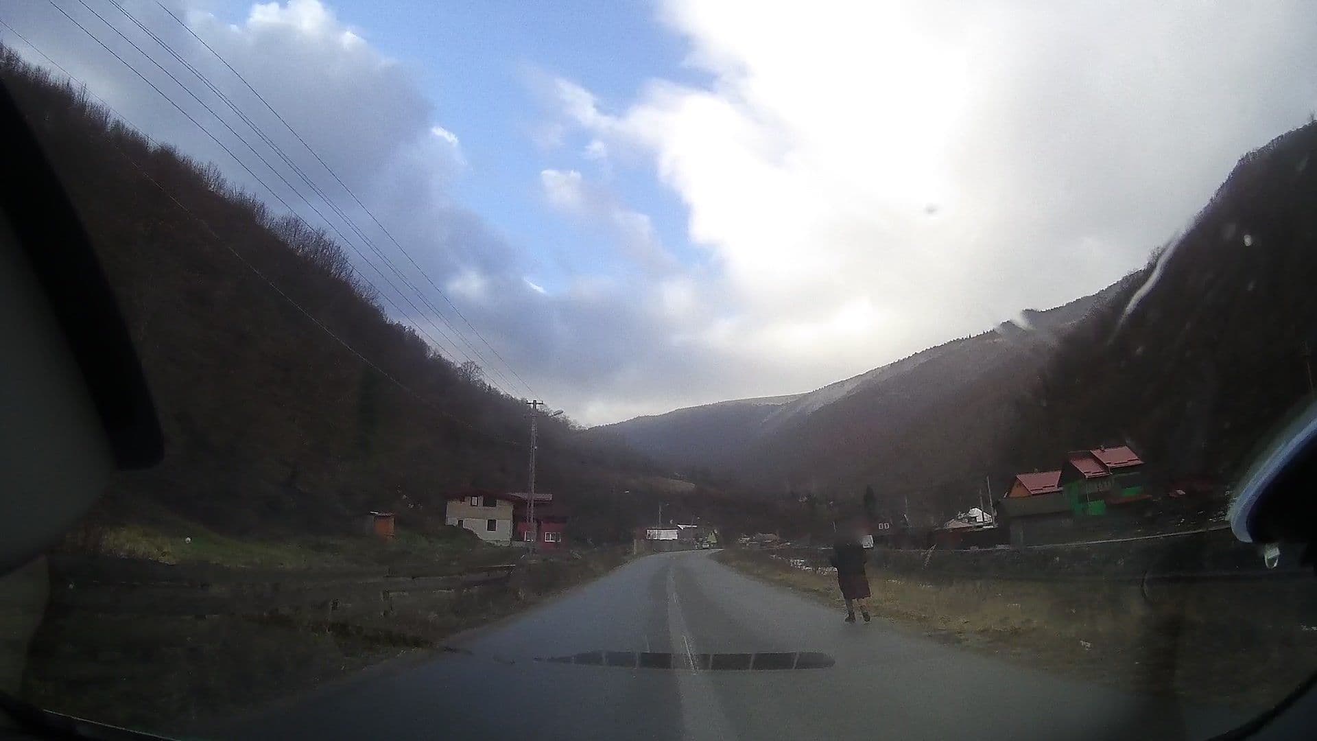 Street view near Cabana Uzina, Valea Ierii — © tavi (CC BY-SA · Mapillary)