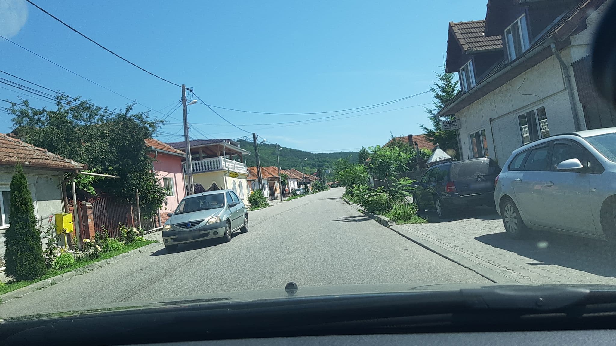 Street view near Pensiunea Debora, Haţeg — © viorel (CC BY-SA · Mapillary)