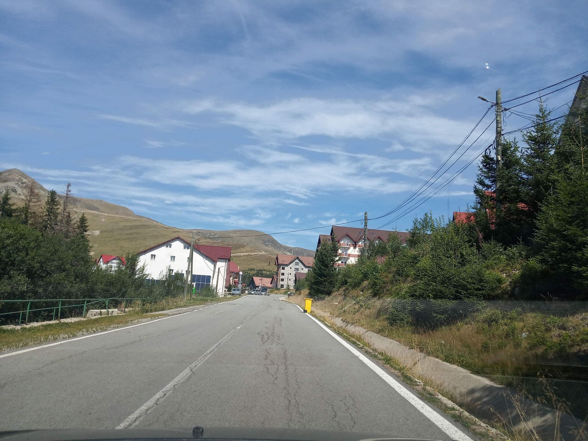 Street view near Pensiunea Chic Ranca, Polovragi — © tavi (CC BY-SA · Mapillary)
