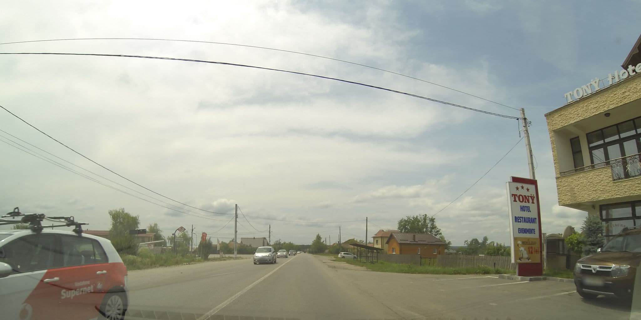Street view near Hotel Tomy, Băbeni — © deeeznuuuts (CC BY-SA · Mapillary)
