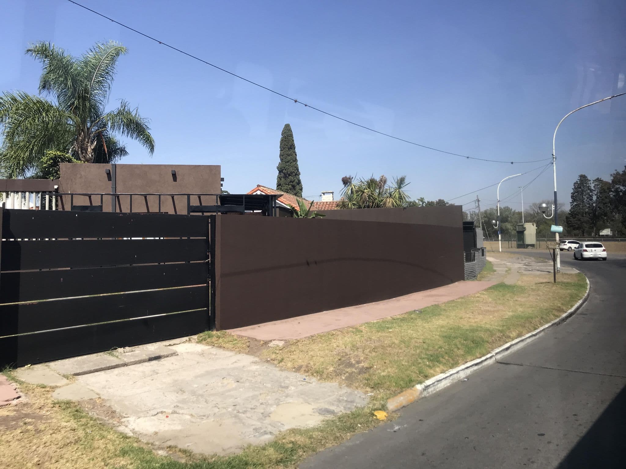 Street view near EZE Inn Hotel Boutique, Ezeiza — © miguel_andrade (CC BY-SA · Mapillary)