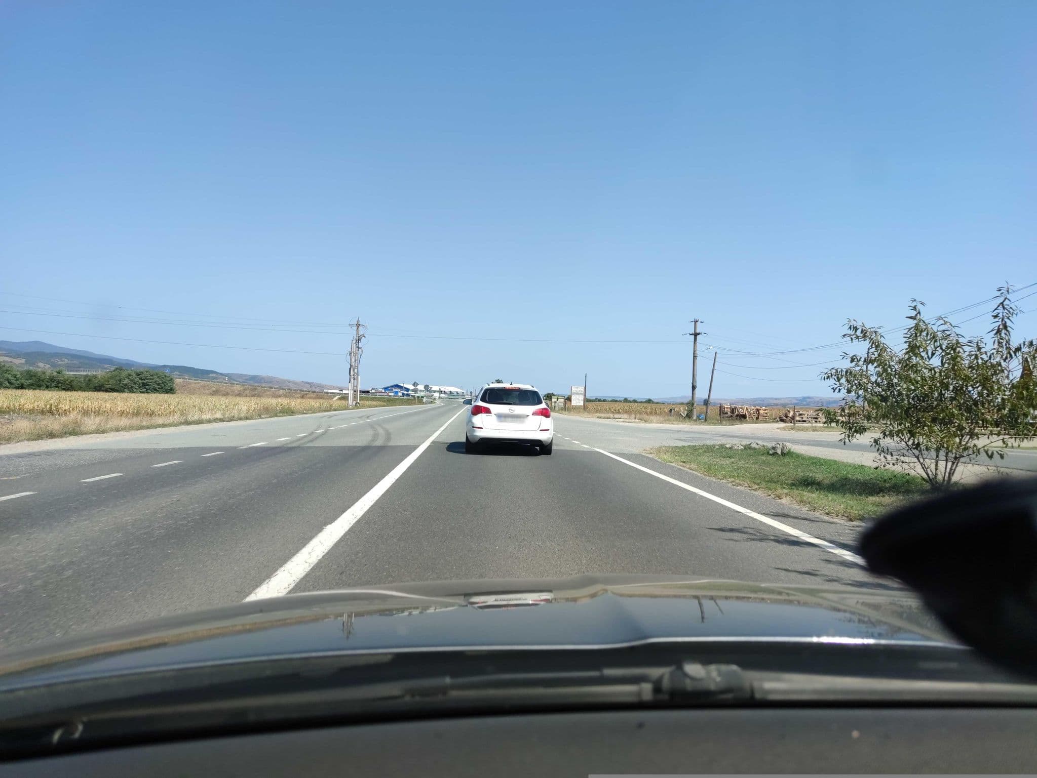 Street view near Lutsch 2000, Vurpăr — © gabrielmoise (CC BY-SA · Mapillary)
