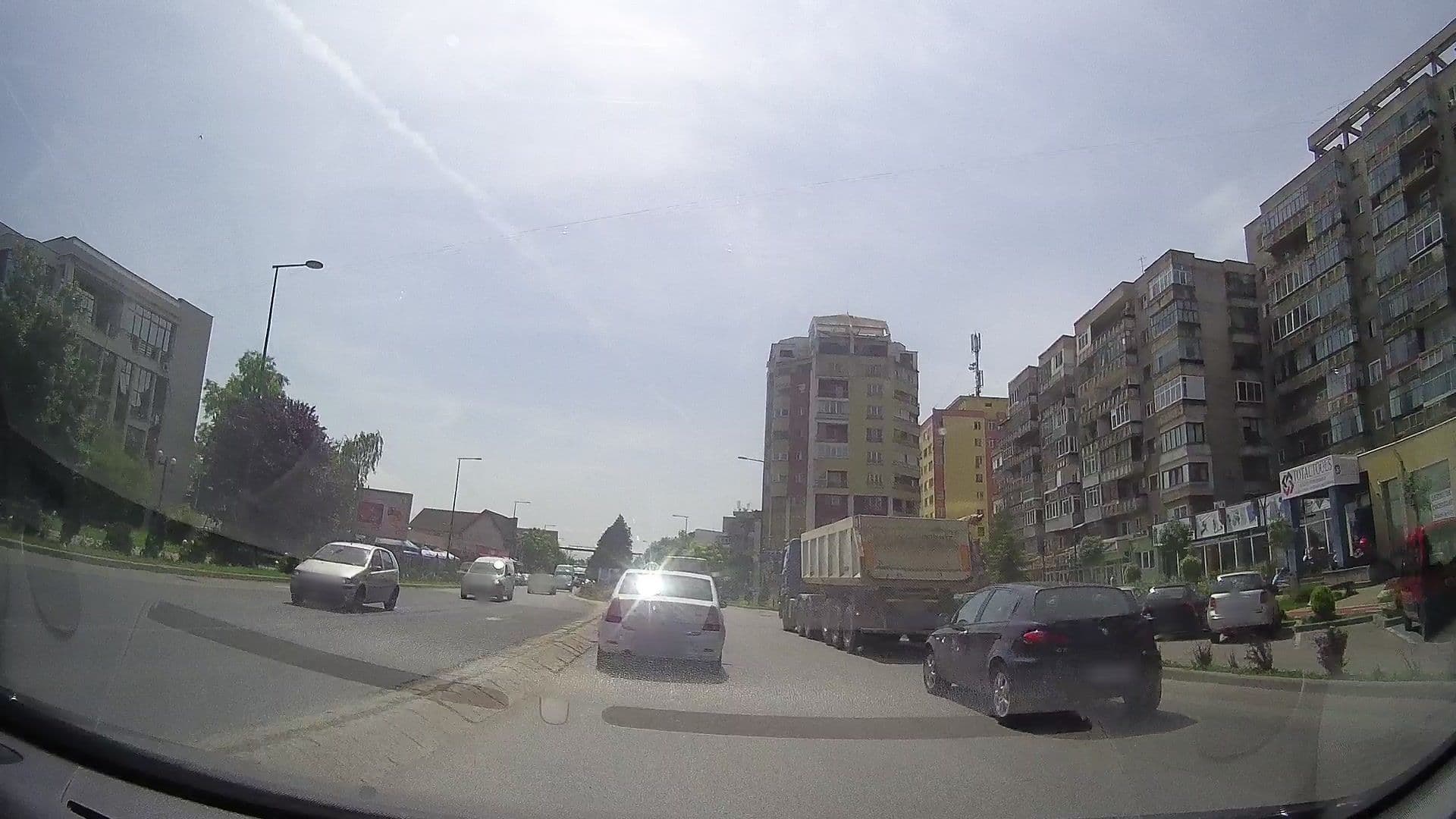 Street view near Davos, Deva — © tavi (CC BY-SA · Mapillary)