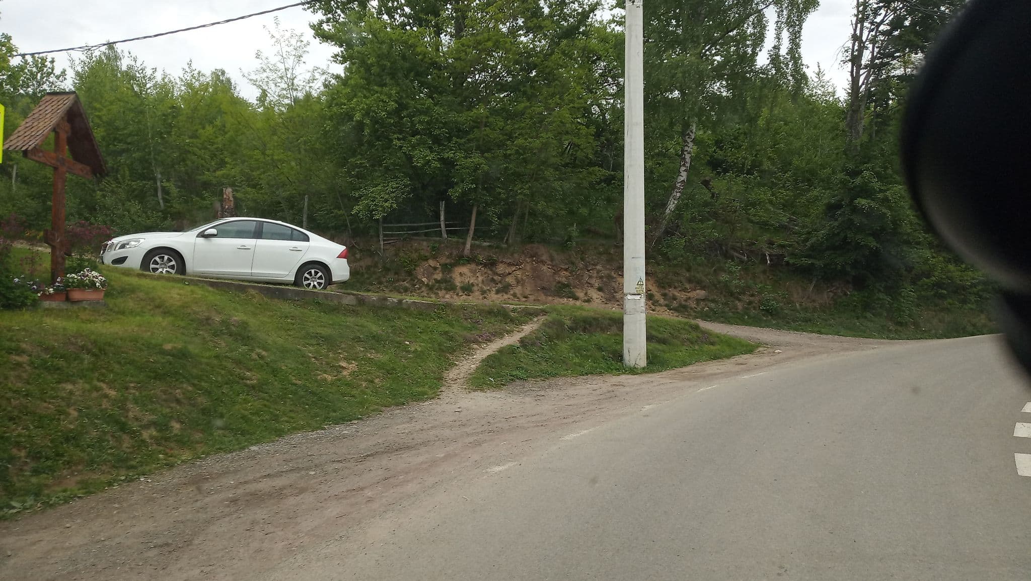 Street view near pensiune Jan, Albac — © tavi (CC BY-SA · Mapillary)