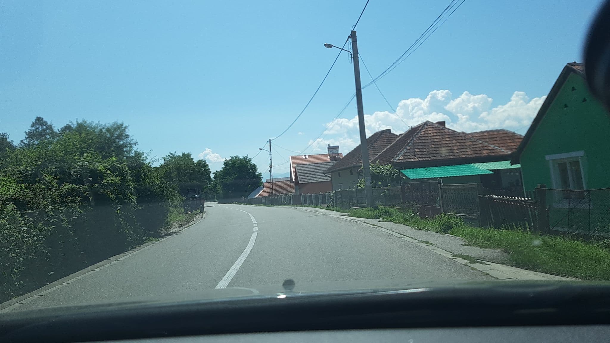 Street view near Pensiunea Dor de Vis, Haţeg — © viorel (CC BY-SA · Mapillary)