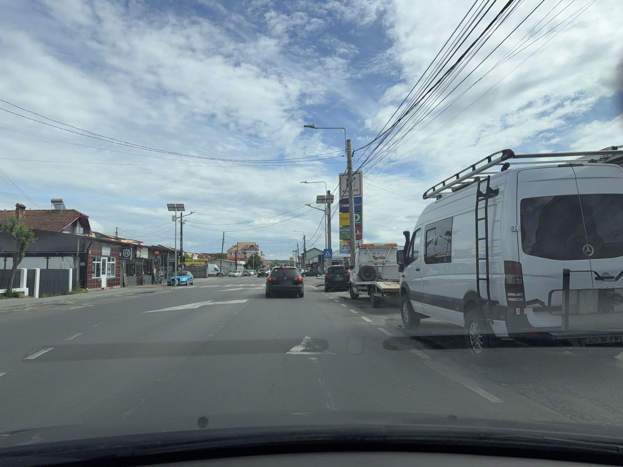 Street view near Pensiunea Mesterul-Manole, Valea Danului — © tavi (CC BY-SA · Mapillary)