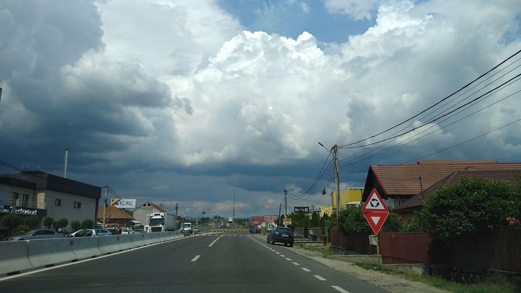 Street view near Resort Paradis, Copăcelu — © tavi (CC BY-SA · Mapillary)