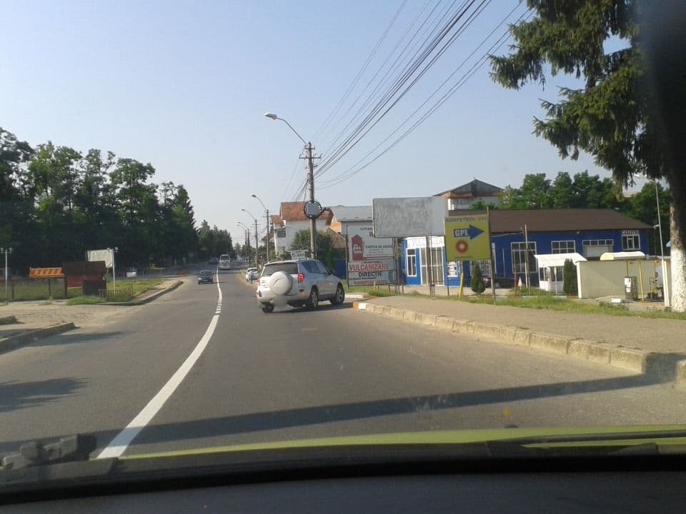Street view near Hotel Camino, Curtea de Argeş — © pepenova (CC BY-SA · Mapillary)