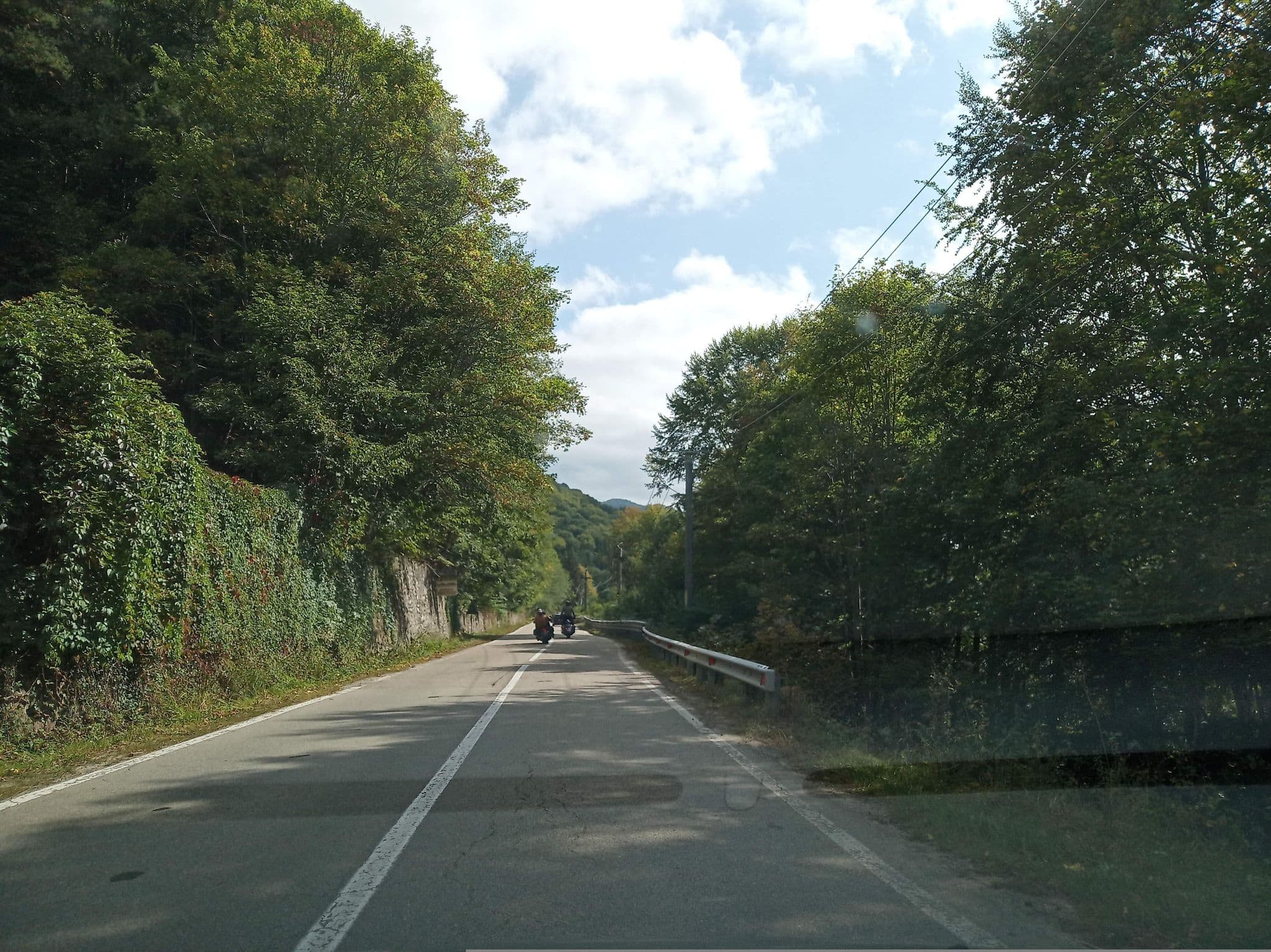 Street view near Piscina Valea Cu Pești, Arefu — © tavi (CC BY-SA · Mapillary)