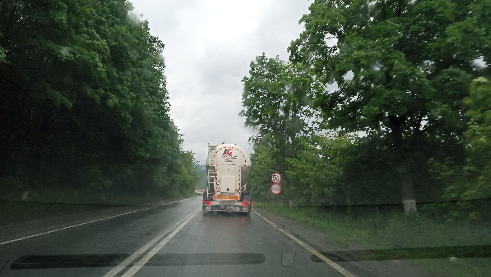 Street view near Pensiunea Ela, Tălmaciu — © tavi (CC BY-SA · Mapillary)