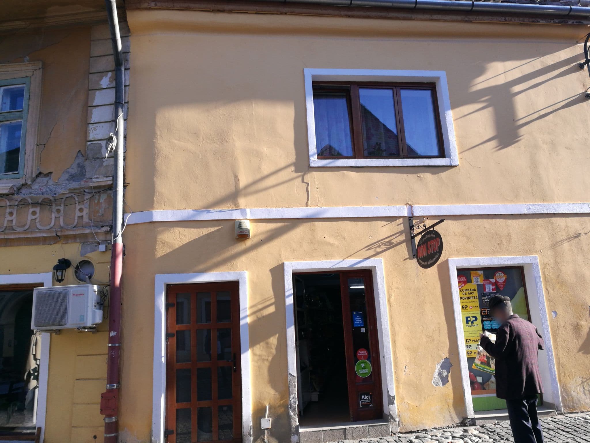 Street view near Pensiunea Chic, Sibiu — © rsandu (CC BY-SA · Mapillary)