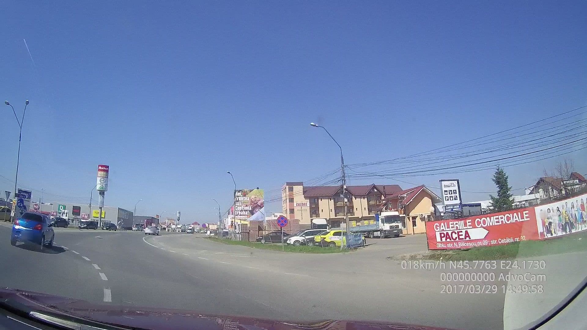 Street view near American Inn, Şelimbăr — © tavi (CC BY-SA · Mapillary)
