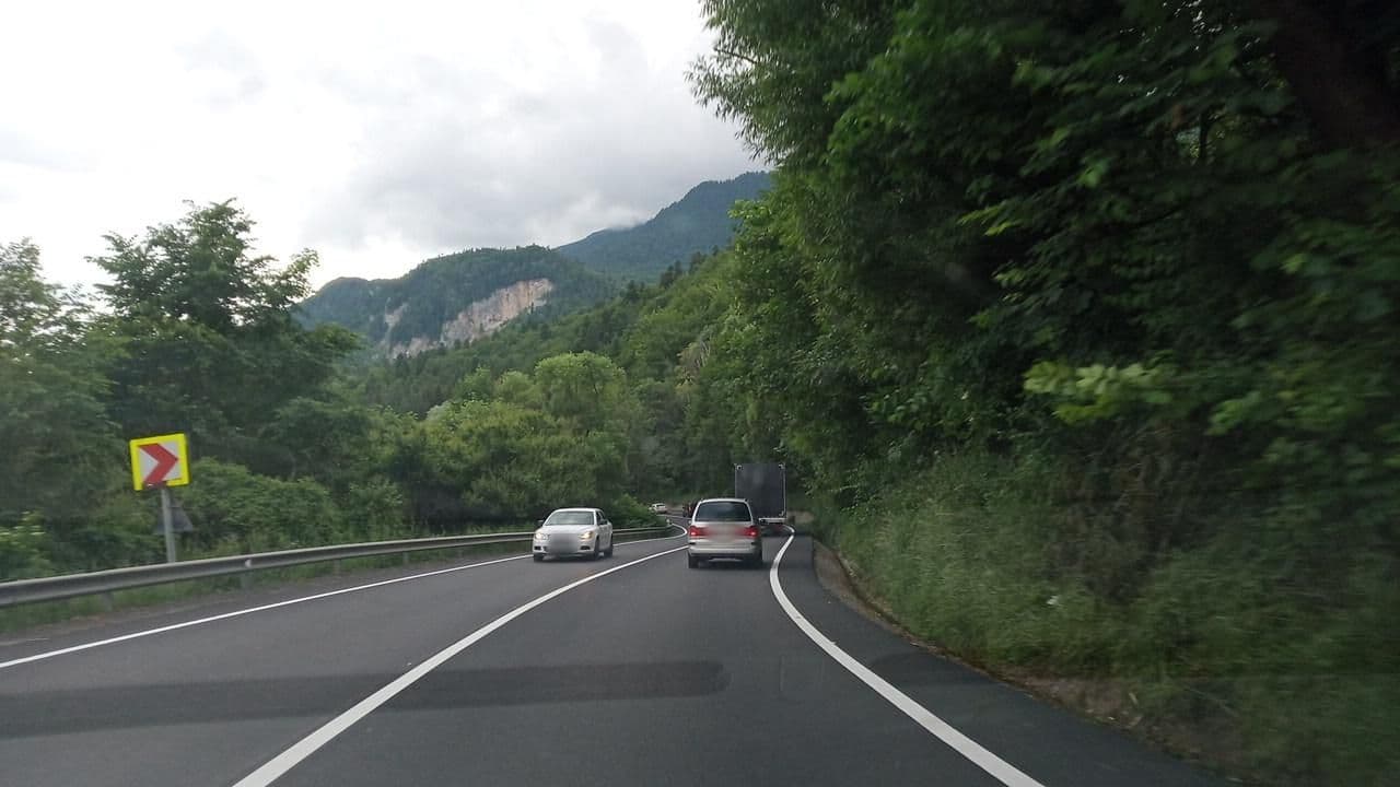 Street view near Casa Aliandu, Poiana Țapului — © tavi (CC BY-SA · Mapillary)