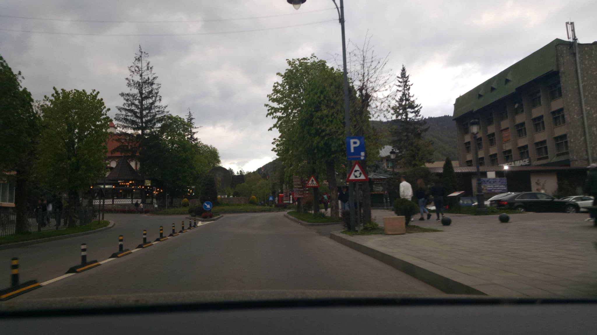 Street view near Pensiunea " Casa Noastra", Sinaia — © puky (CC BY-SA · Mapillary)