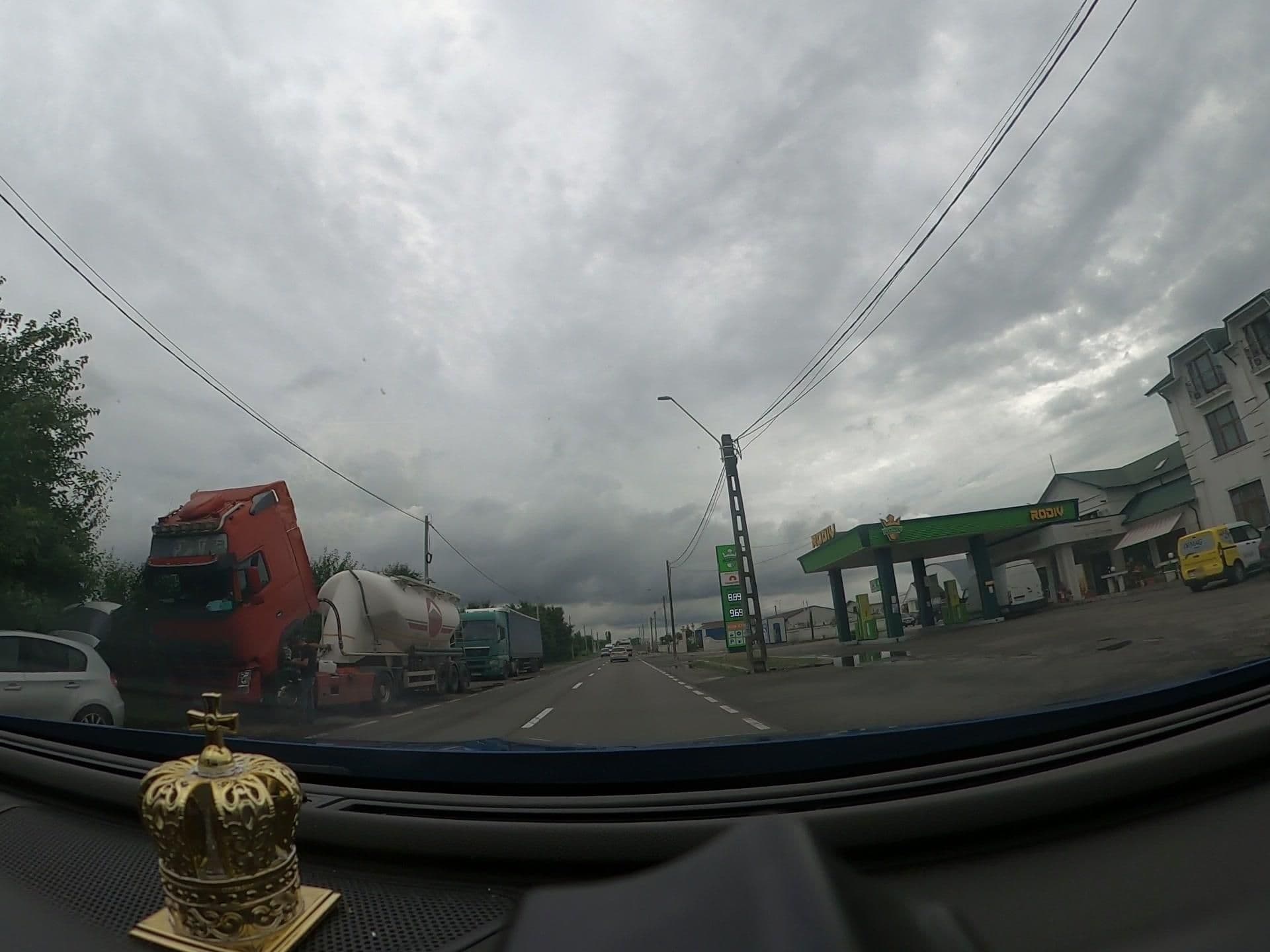 Street view near Hotel Rodiv, Găeşti — © DARIUSDINCA (CC BY-SA · Mapillary)
