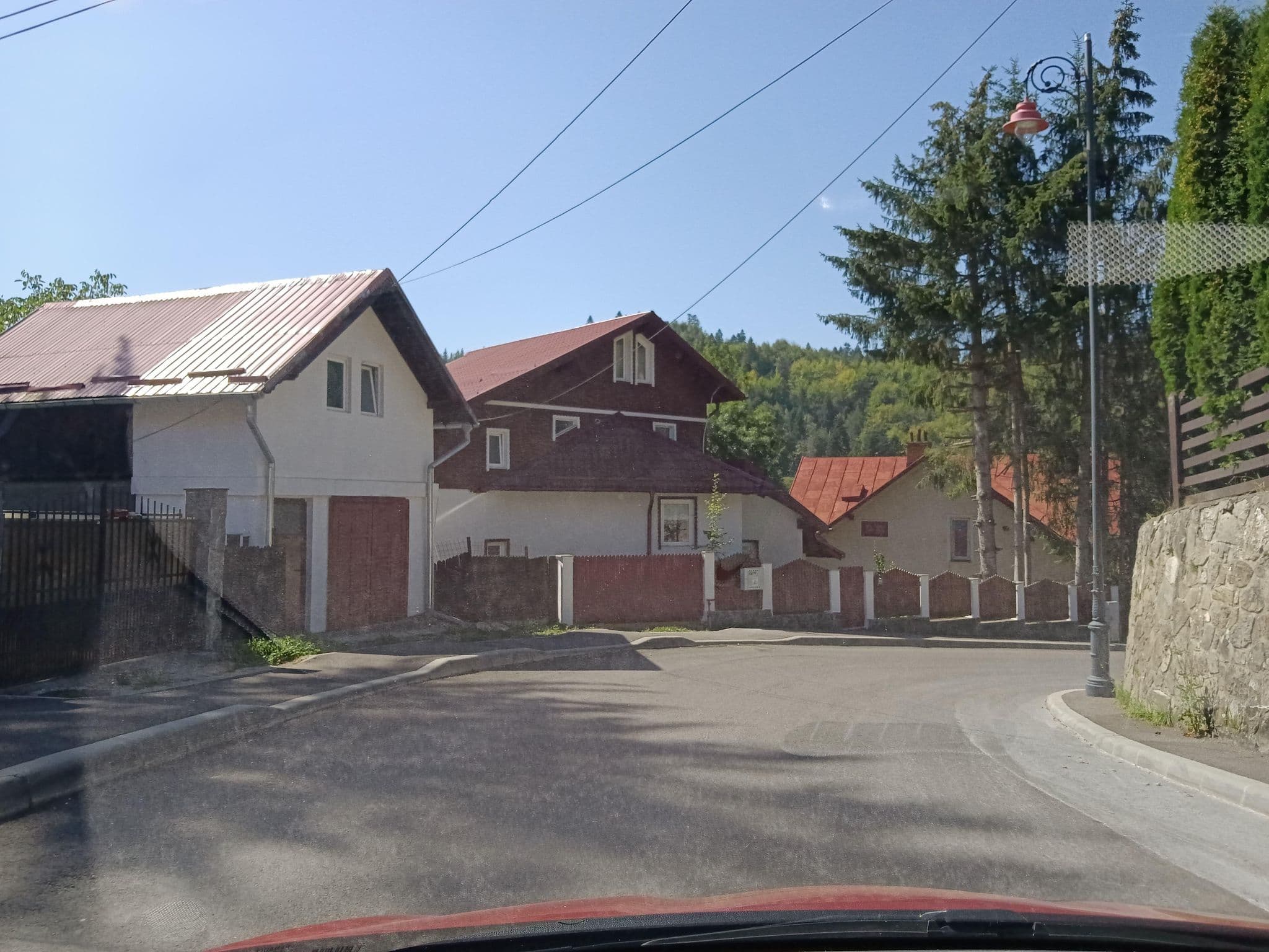 Street view near Vila Felix, Sinaia — © nglf (CC BY-SA · Mapillary)