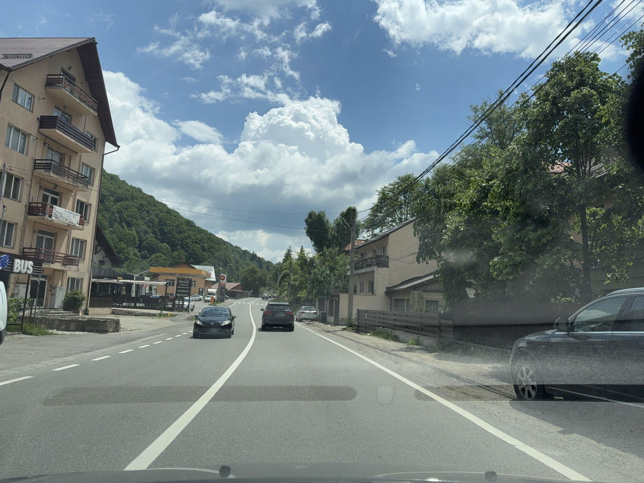 Street view near Giorgia, Sinaia — © tavi (CC BY-SA · Mapillary)