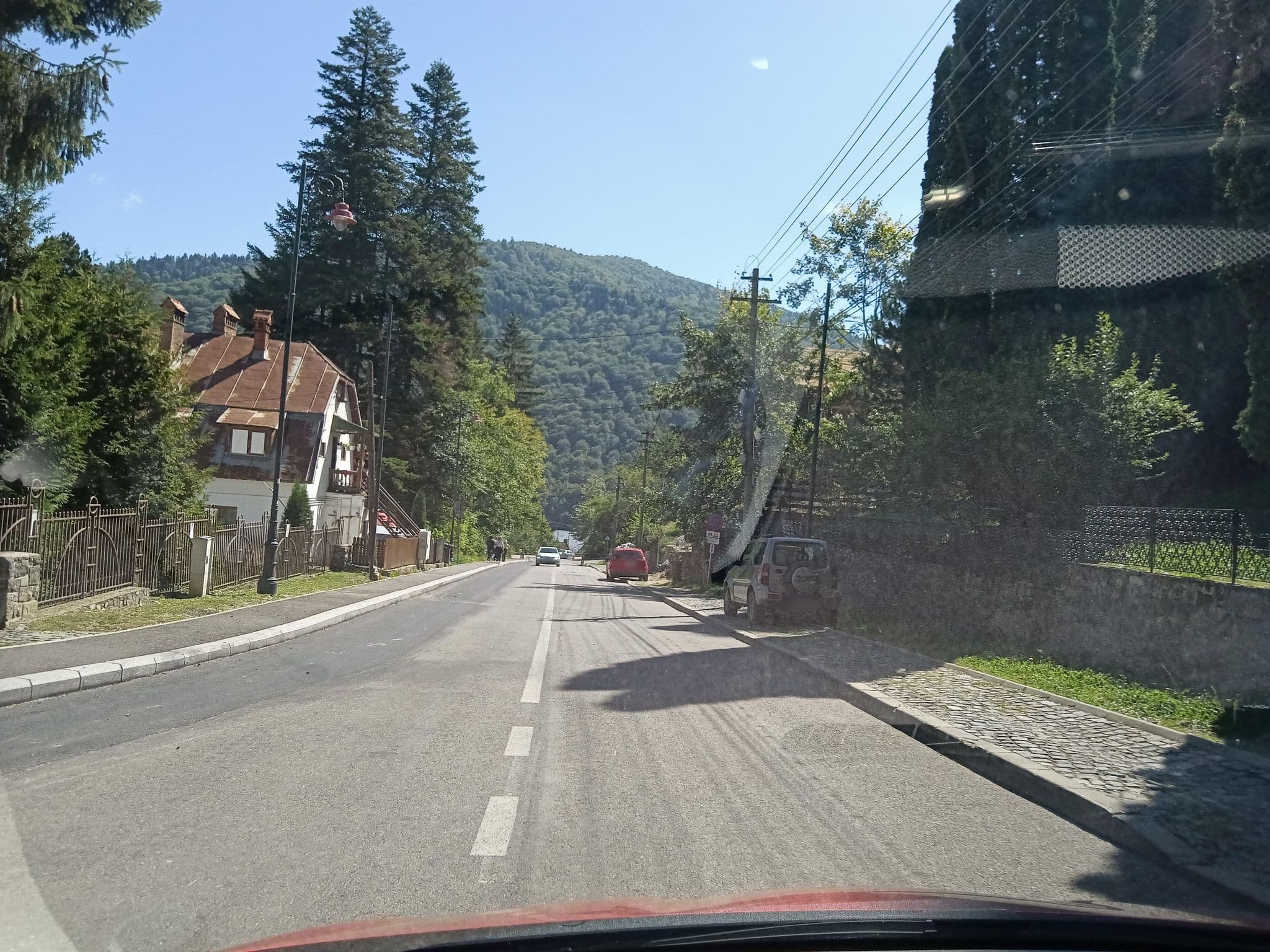 Street view near Complexul Militar Sinaia, Sinaia — © nglf (CC BY-SA · Mapillary)