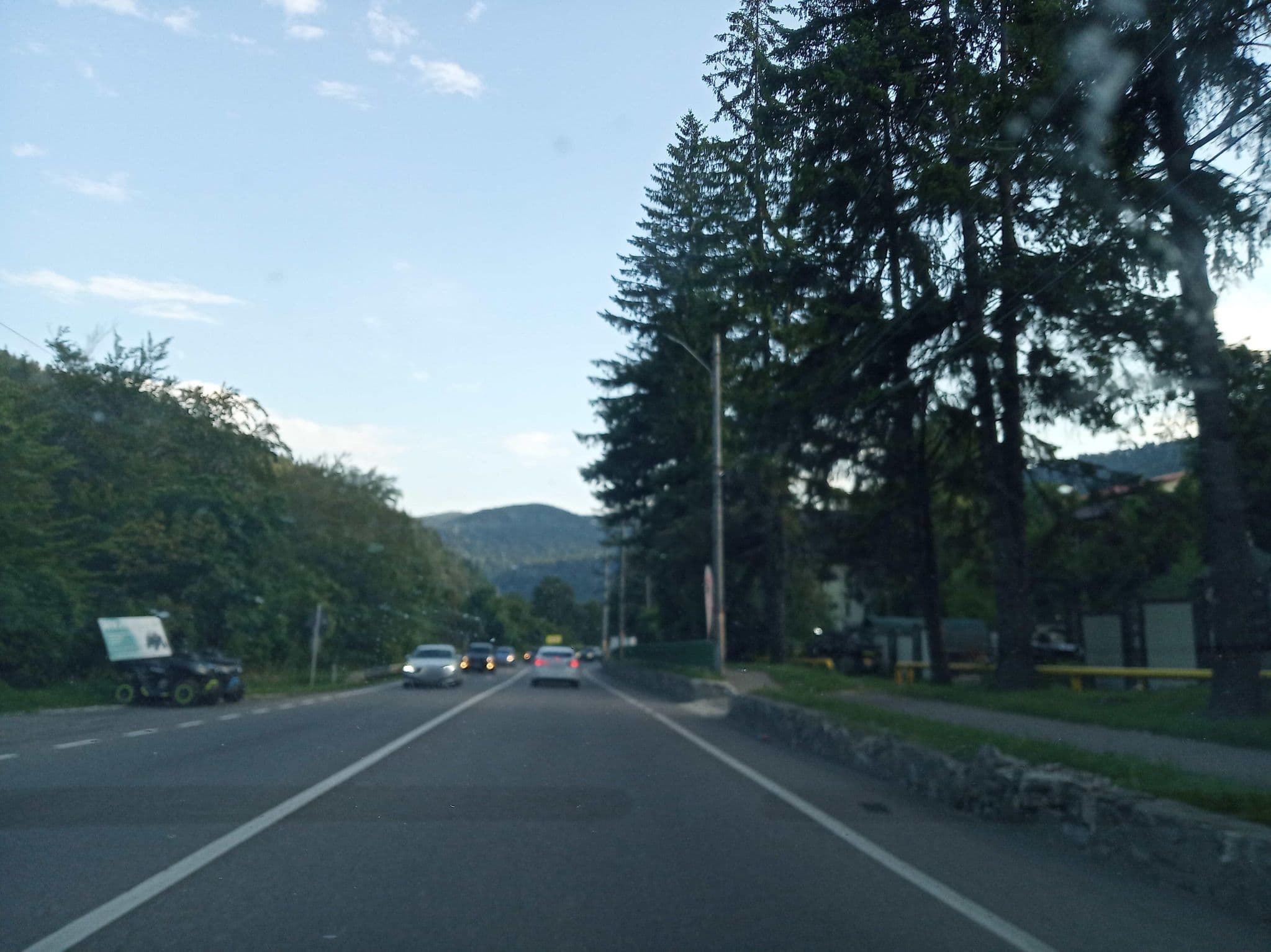 Street view near Motel National, Sinaia — © tavi (CC BY-SA · Mapillary)
