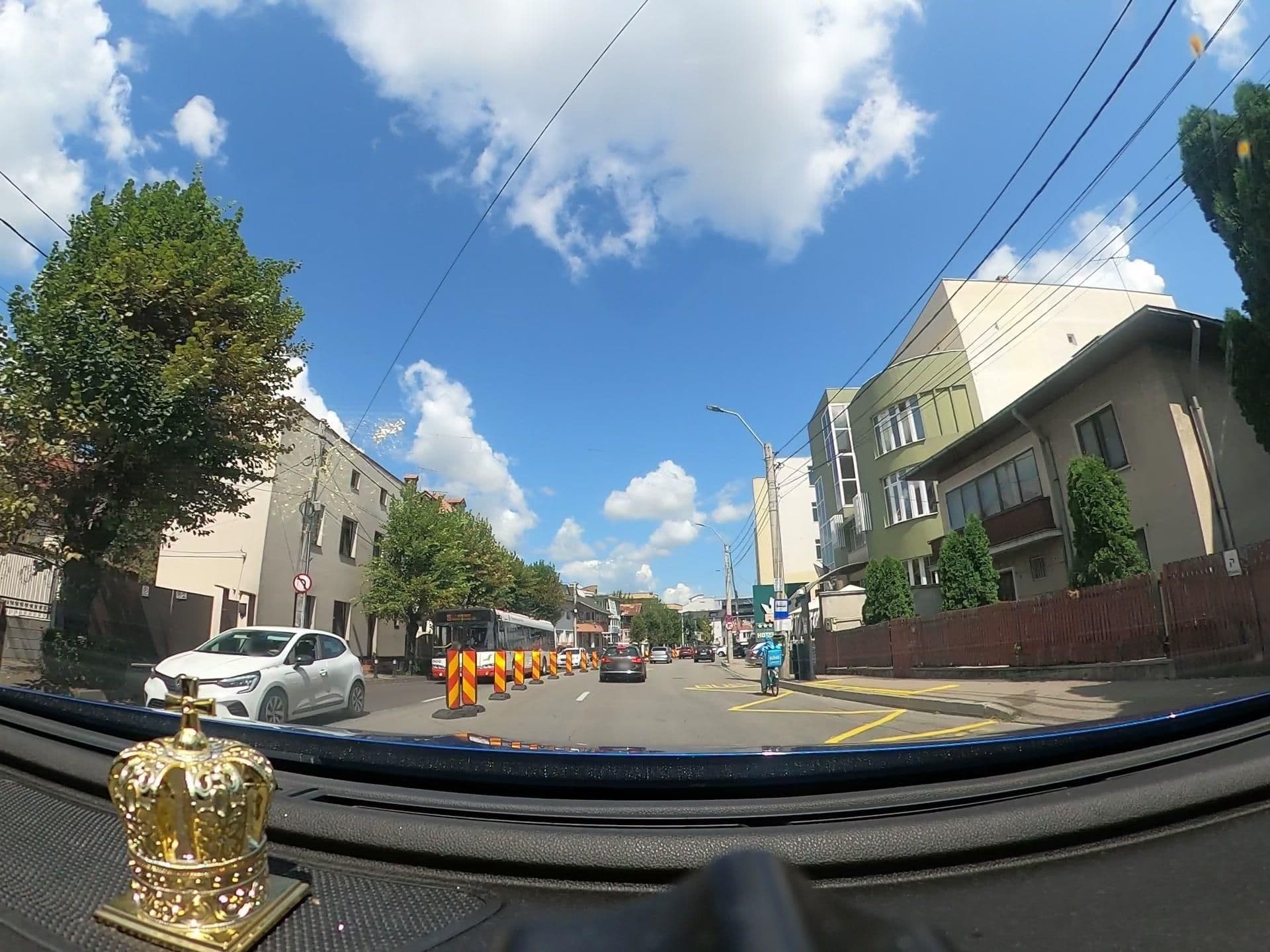 Street view near Hotel-Restaurant Regat, Piteşti — © DARIUSDINCA (CC BY-SA · Mapillary)