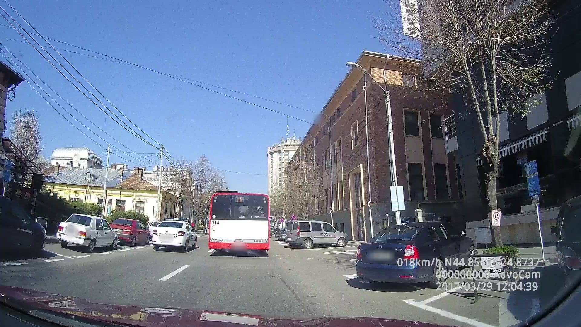 Street view near Pensiunea Cristal, Piteşti — © tavi (CC BY-SA · Mapillary)