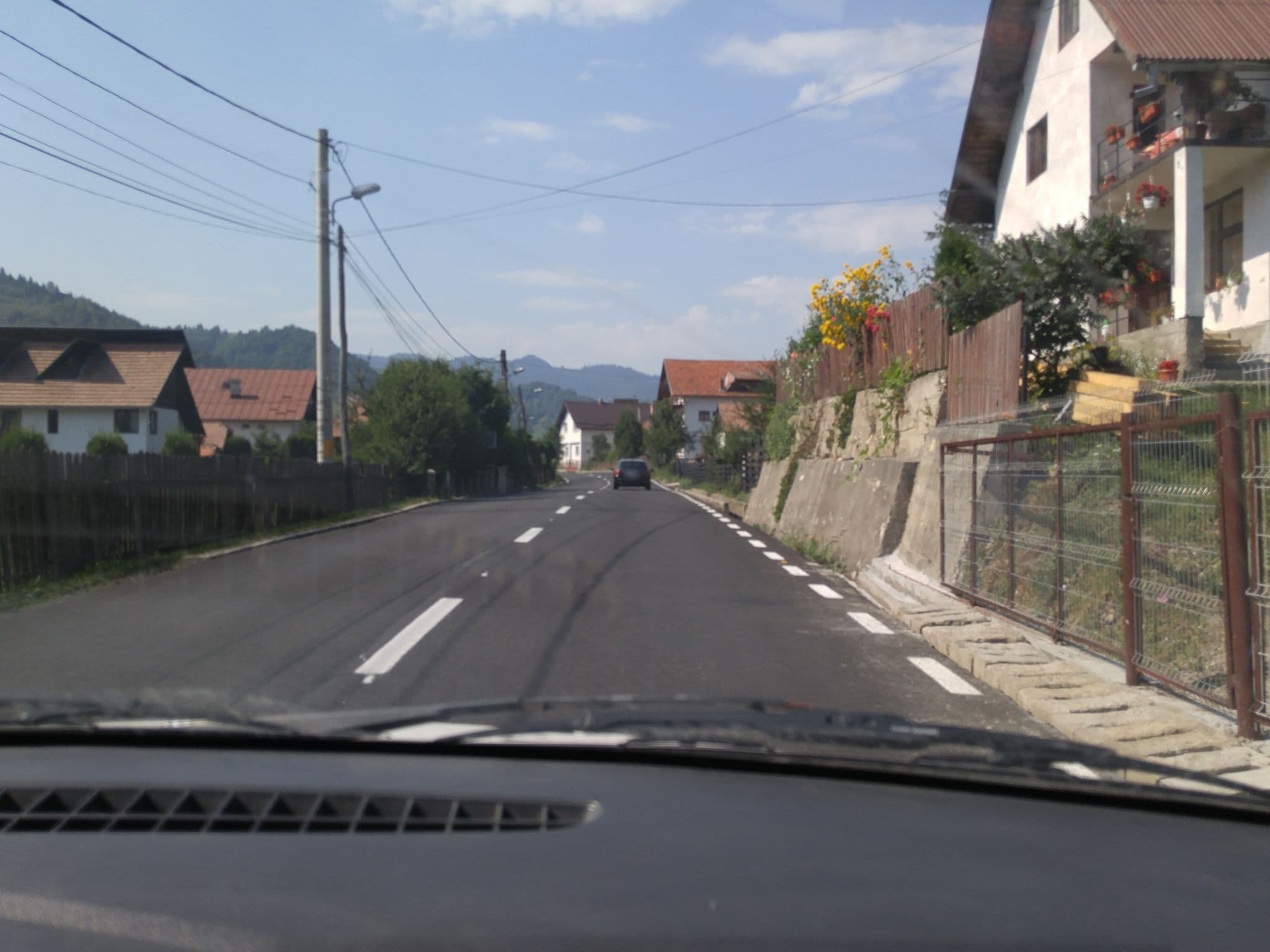 Street view near Pensiunea Margaritar, Moieciu de Jos — © baditaflorin (CC BY-SA · Mapillary)