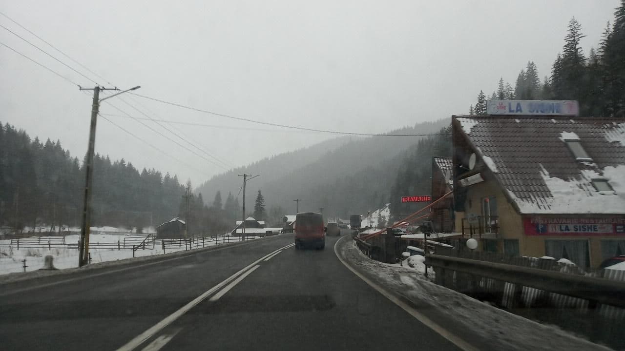 Street view near Pensiunea La Sishe, Fundu Moldovei — © tavi (CC BY-SA · Mapillary)