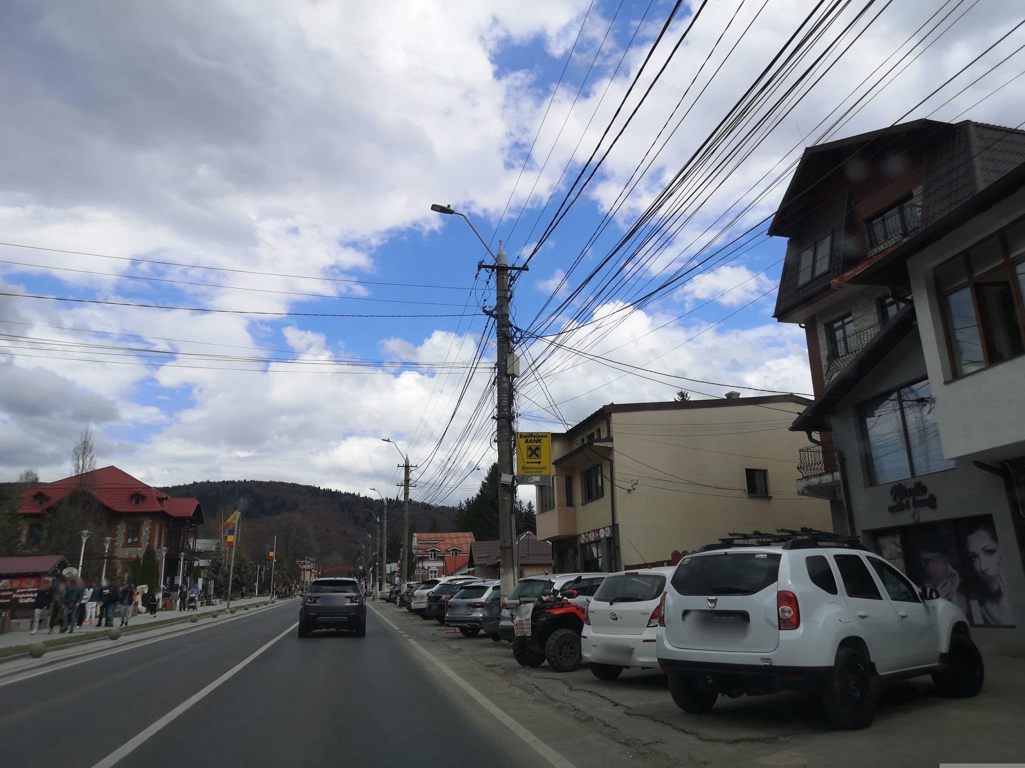 Street view near Cabana vânătorilor de munte Diham, Buşteni — © moon4 (CC BY-SA · Mapillary)