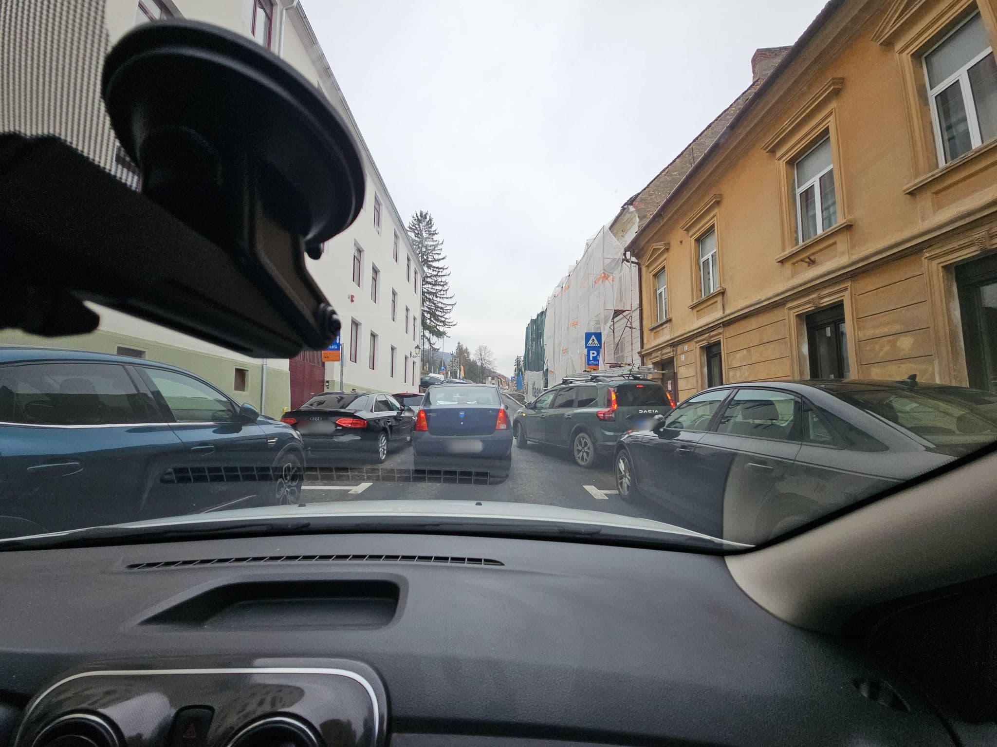 Street view near Wilhelmine Apartment, Braşov — © agamarcelnicolae (CC BY-SA · Mapillary)