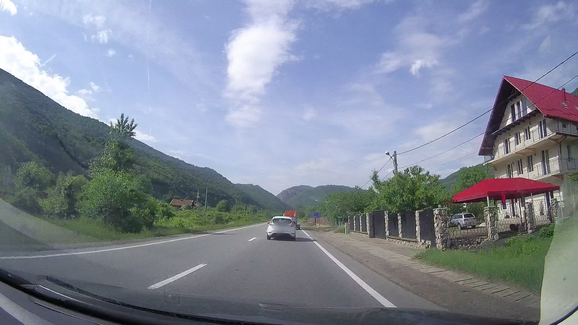 Street view near Casa Giulia, Băile Herculane — © tavi (CC BY-SA · Mapillary)