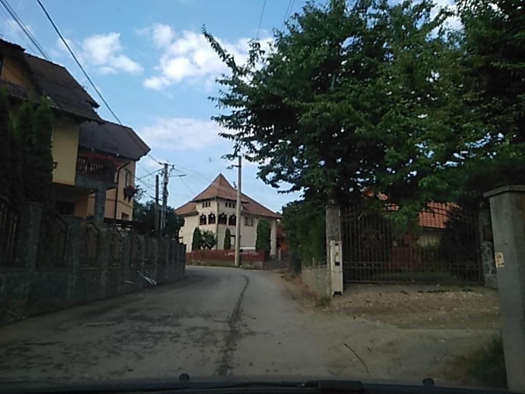 Street view near Pensiunea Laurentiu, Șimon — © tavi (CC BY-SA · Mapillary)