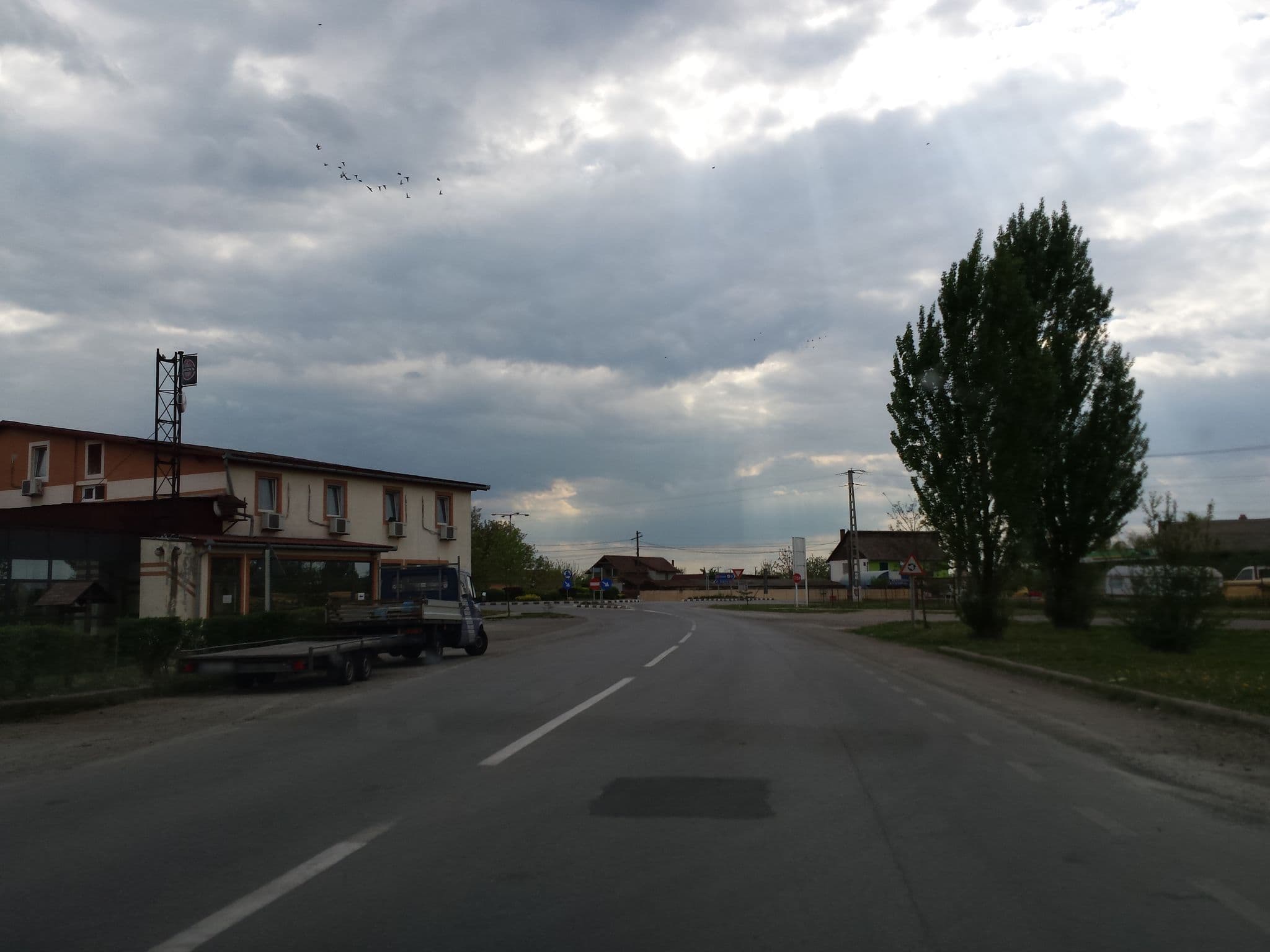 Street view near Hotel-Restaurant Luna, Sânnicolau Mare — © rudolfmayer (CC BY-SA · Mapillary)