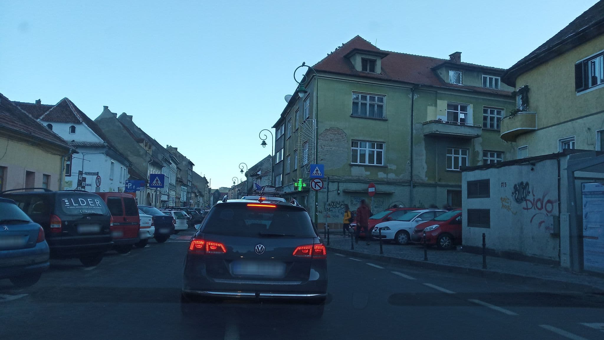 Street view near Medieval Studio / Garsoniera Medieval, Braşov — © tavi (CC BY-SA · Mapillary)