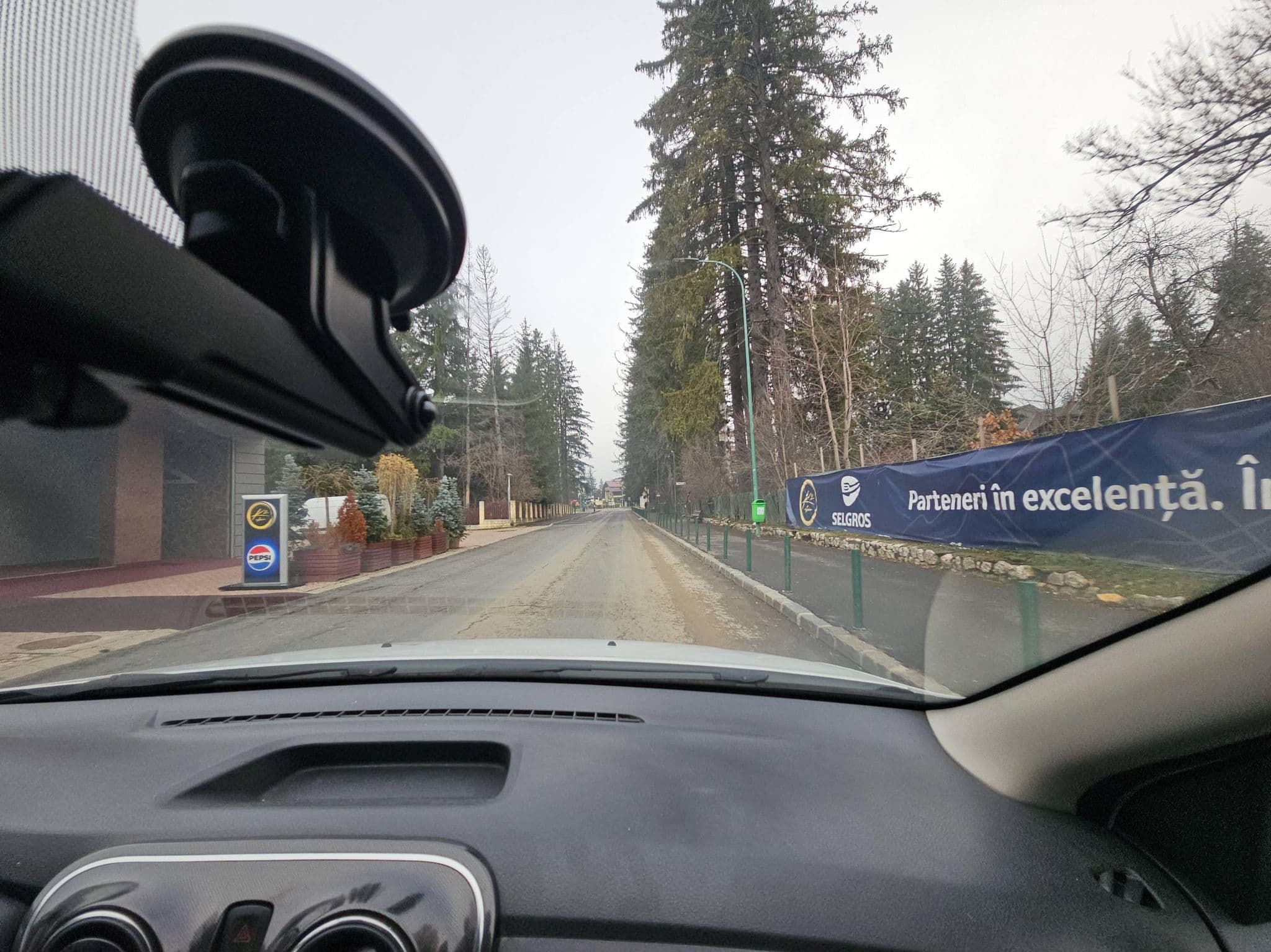 Street view near Vila Roxy, Braşov — © agamarcelnicolae (CC BY-SA · Mapillary)