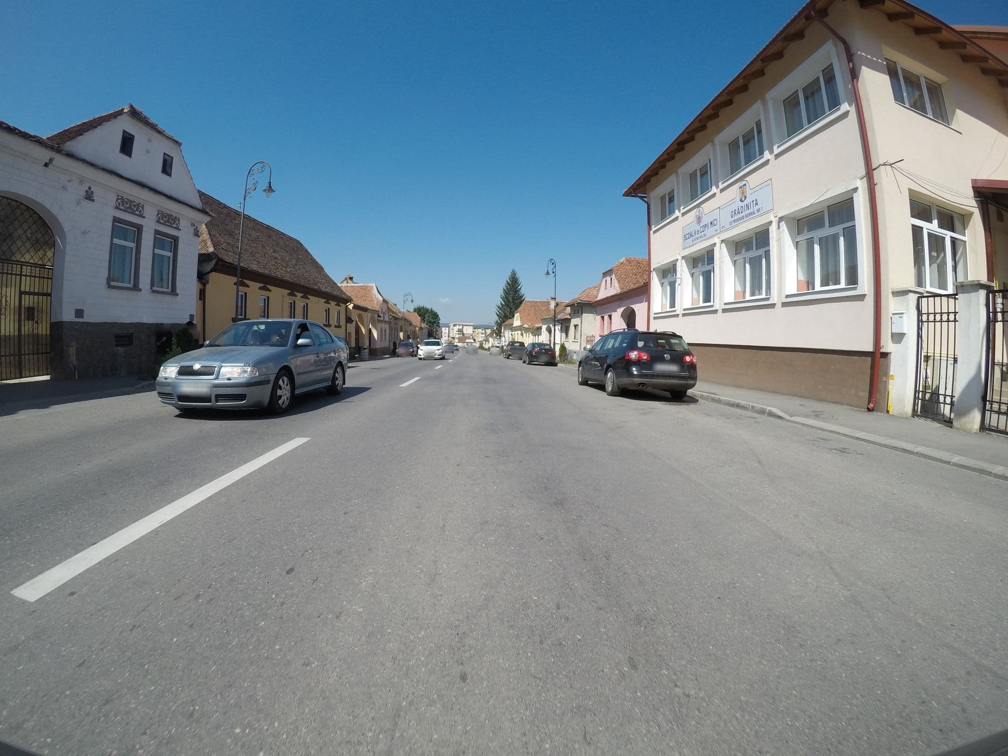 Street view near Piskamer van Aline 💦, Râşnov — © chrisbeddow (CC BY-SA · Mapillary)