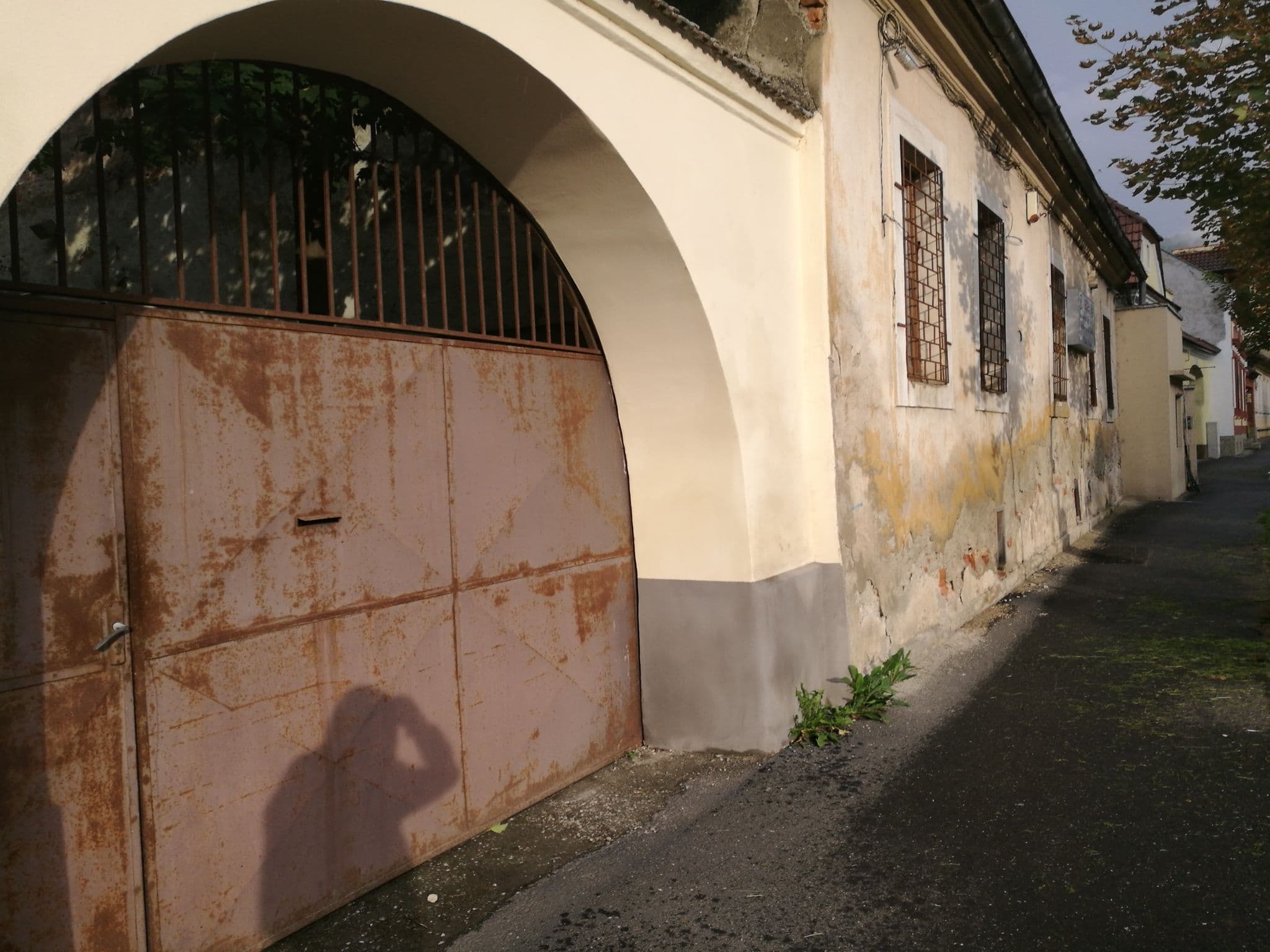 Street view near Cazare De Mijloc, Braşov — © rsandu (CC BY-SA · Mapillary)