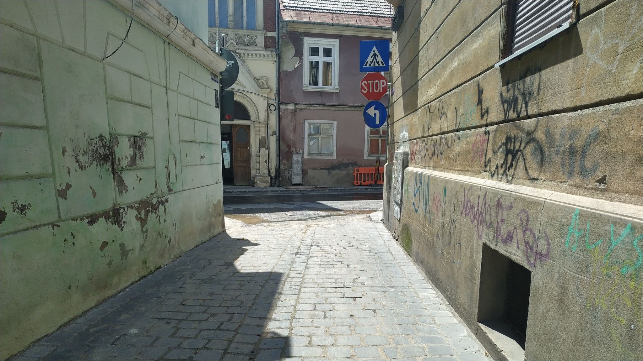 Street view near Vila Katharina, Braşov — © mrey (CC BY-SA · Mapillary)