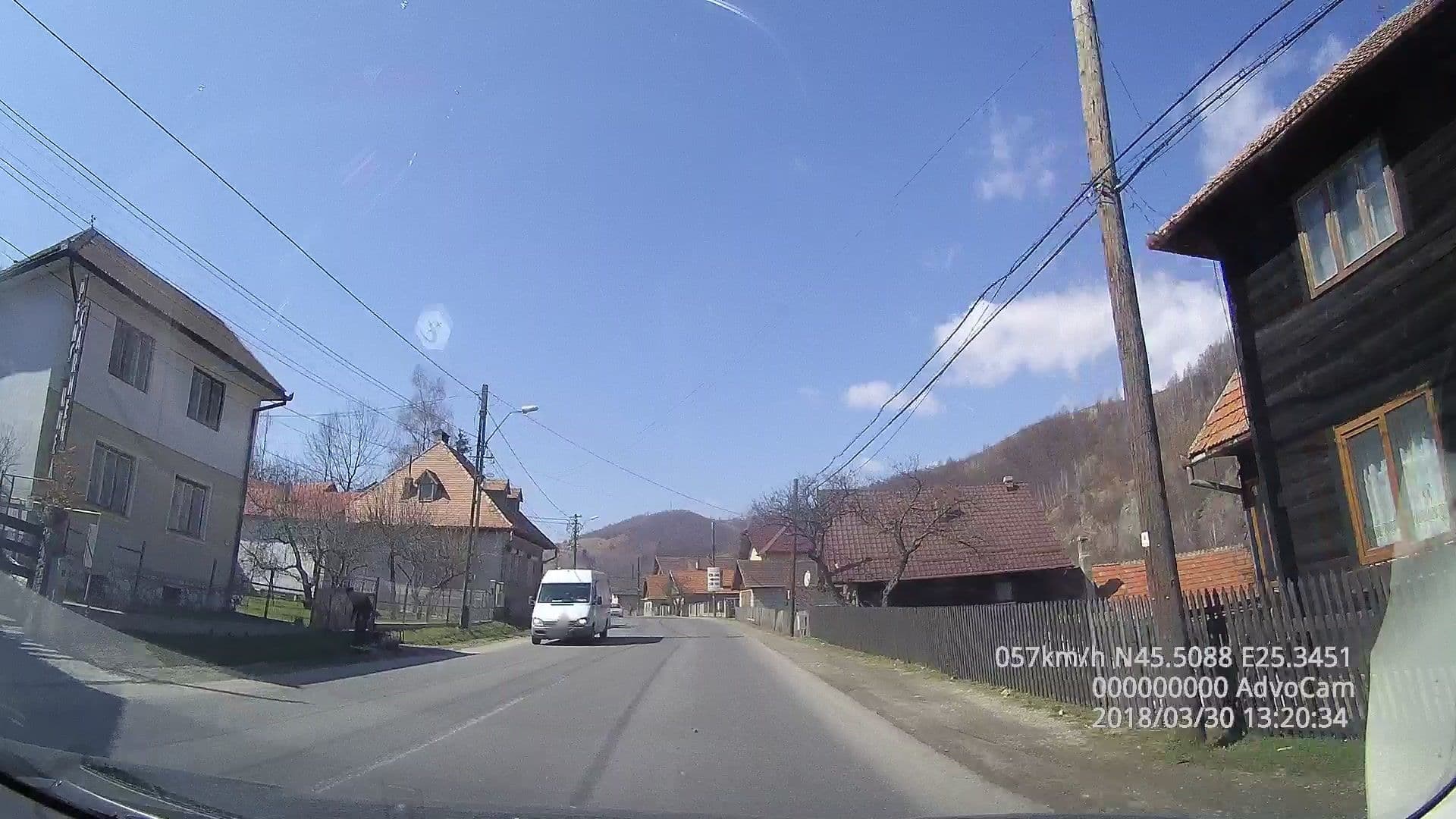Street view near Pensiunea Carmen, Moieciu de Jos — © tavi (CC BY-SA · Mapillary)