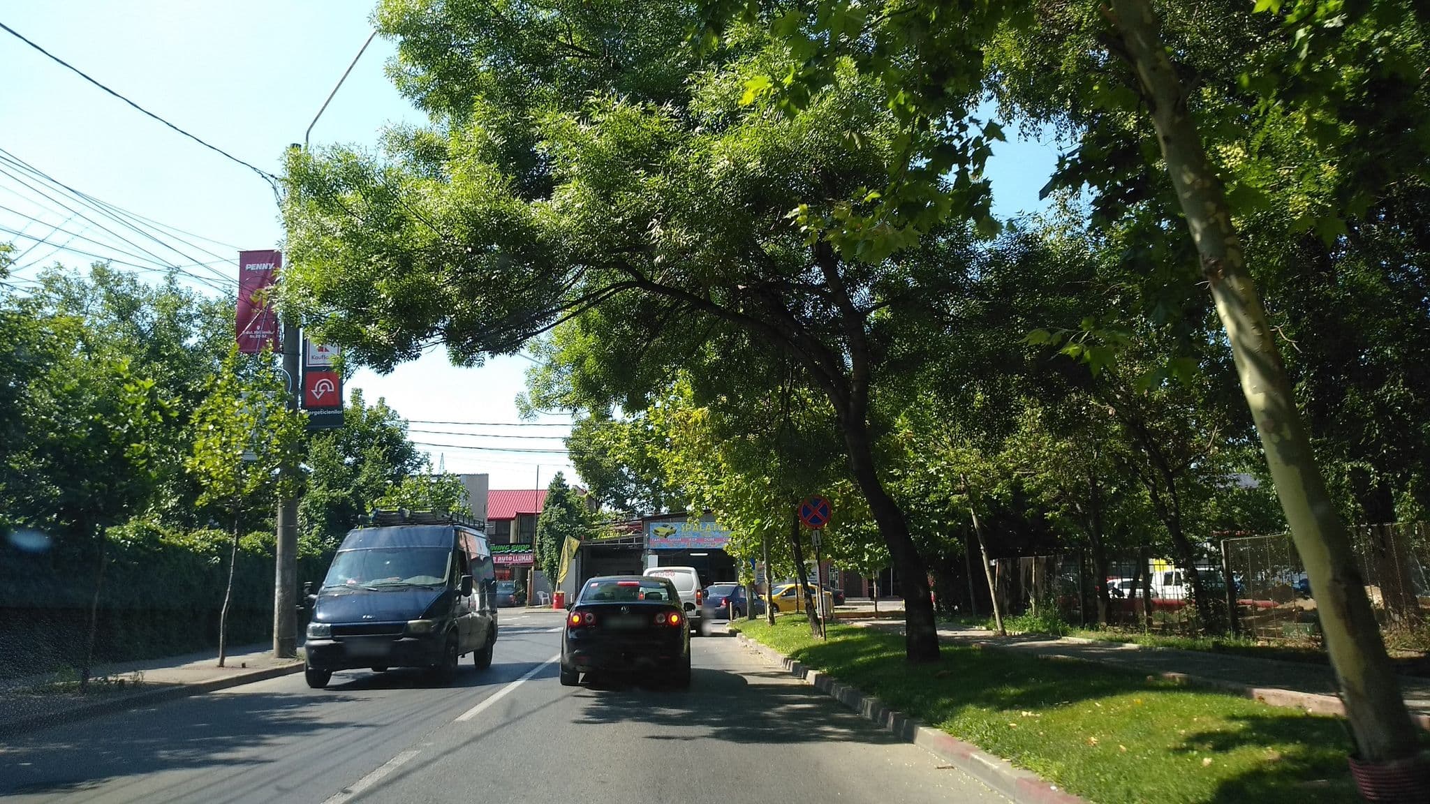 Street view near BMH Cazare Muncitori, Sector 3 — © tavi (CC BY-SA · Mapillary)