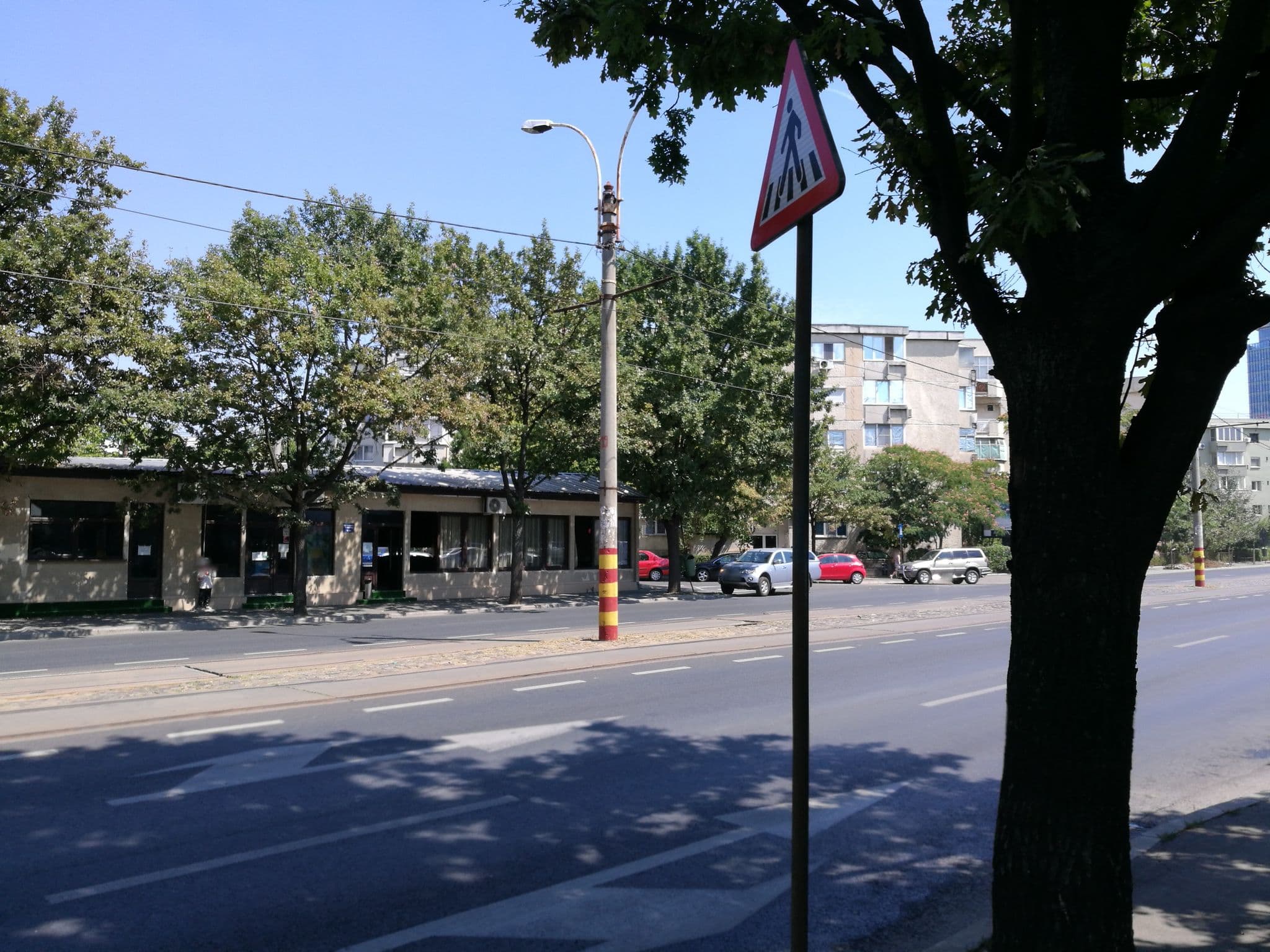 Street view near Room 870, Sector 1 — © rsandu (CC BY-SA · Mapillary)