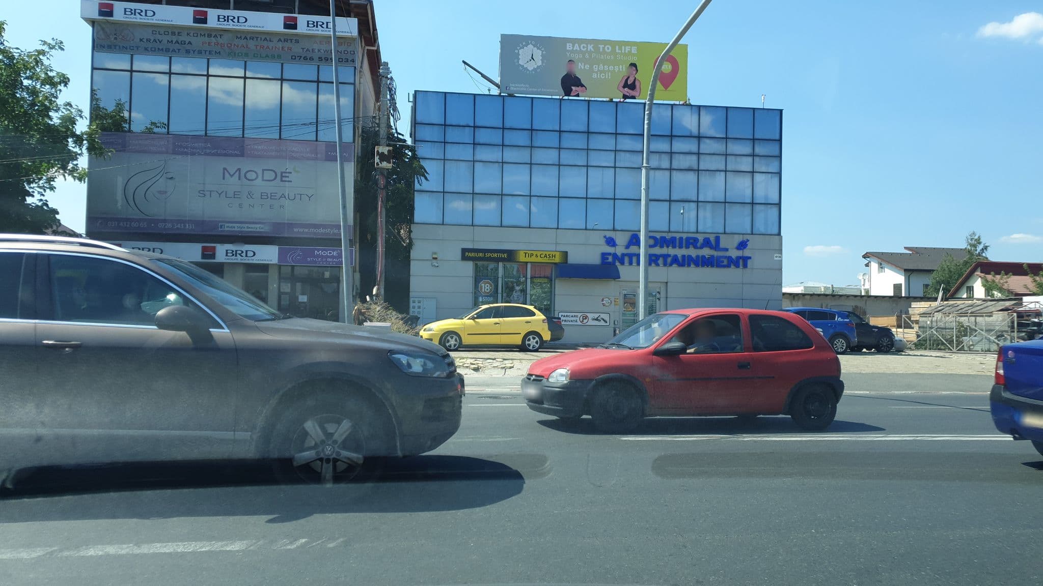 Street view near Pensiunea Pipera, Voluntari — © tavi (CC BY-SA · Mapillary)