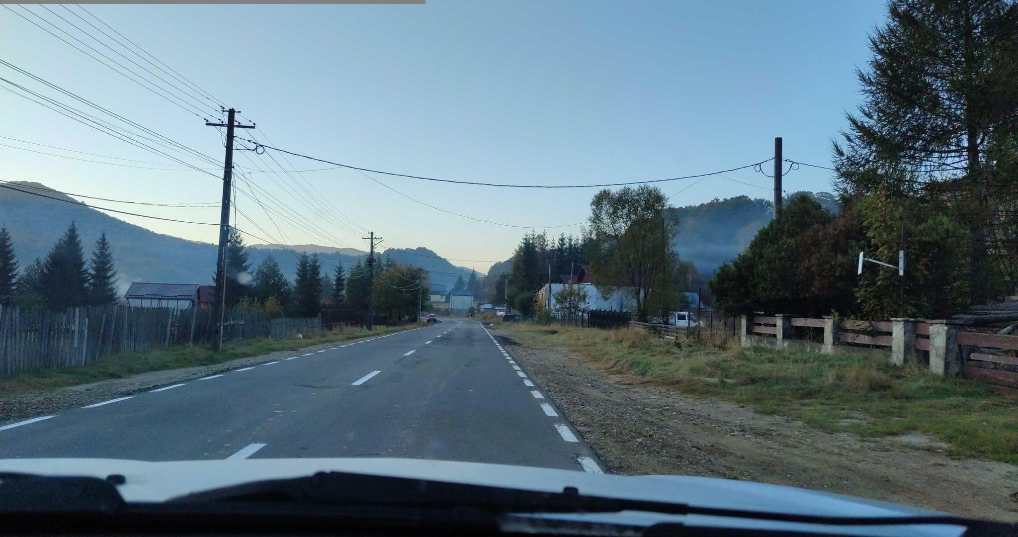 Street view near Pensiunea Floarea Soarelui, Slon — © bogdan2000 (CC BY-SA · Mapillary)