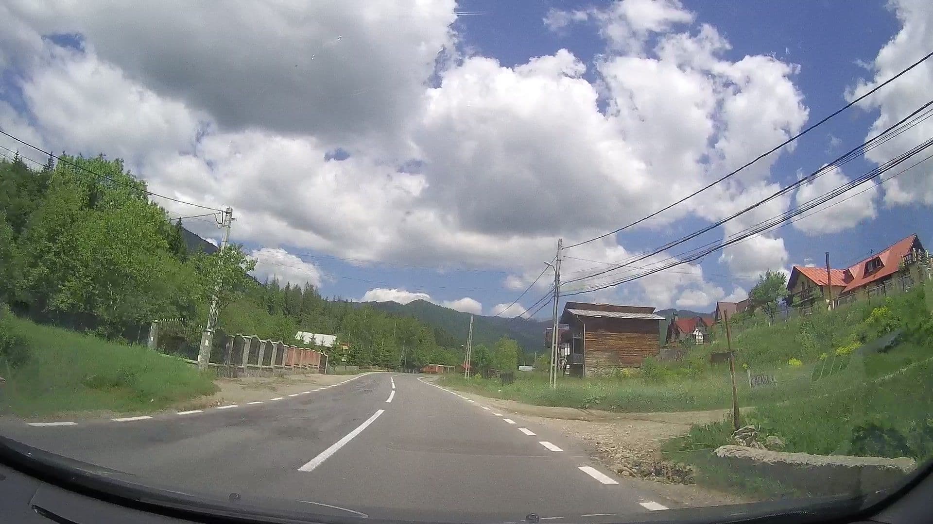 Street view near Pensiunea Dora, Slon — © tavi (CC BY-SA · Mapillary)
