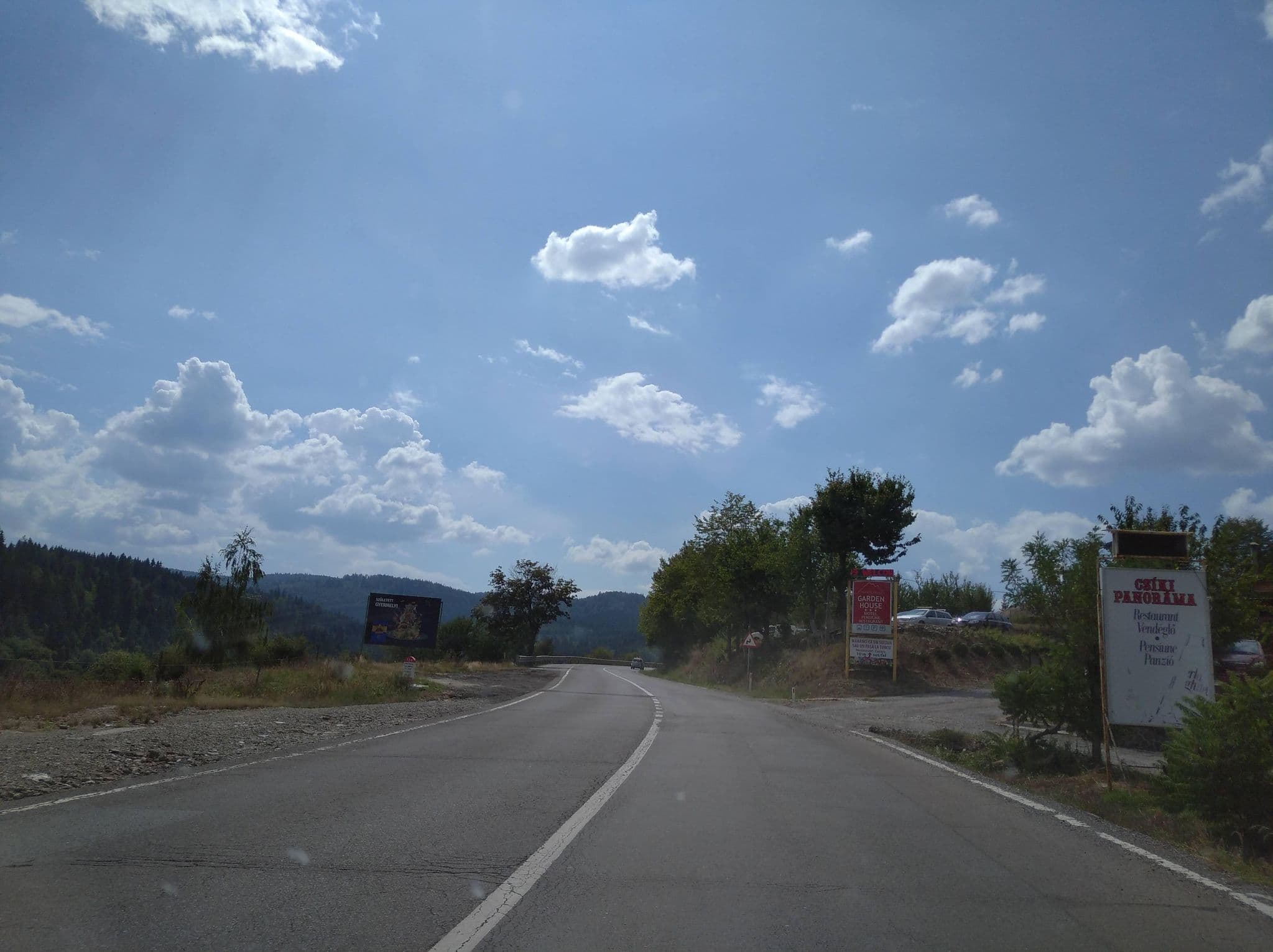 Street view near Csiki Panorama, Siculeni — © grozsa11 (CC BY-SA · Mapillary)