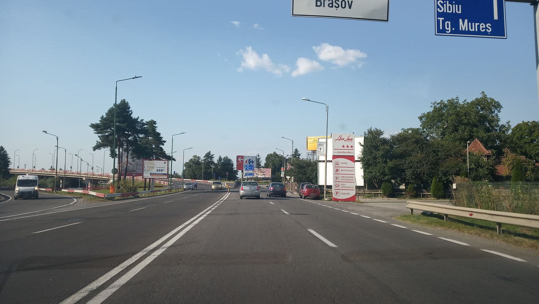Street view near Hotel Avelux, Săcele — © tavi (CC BY-SA · Mapillary)