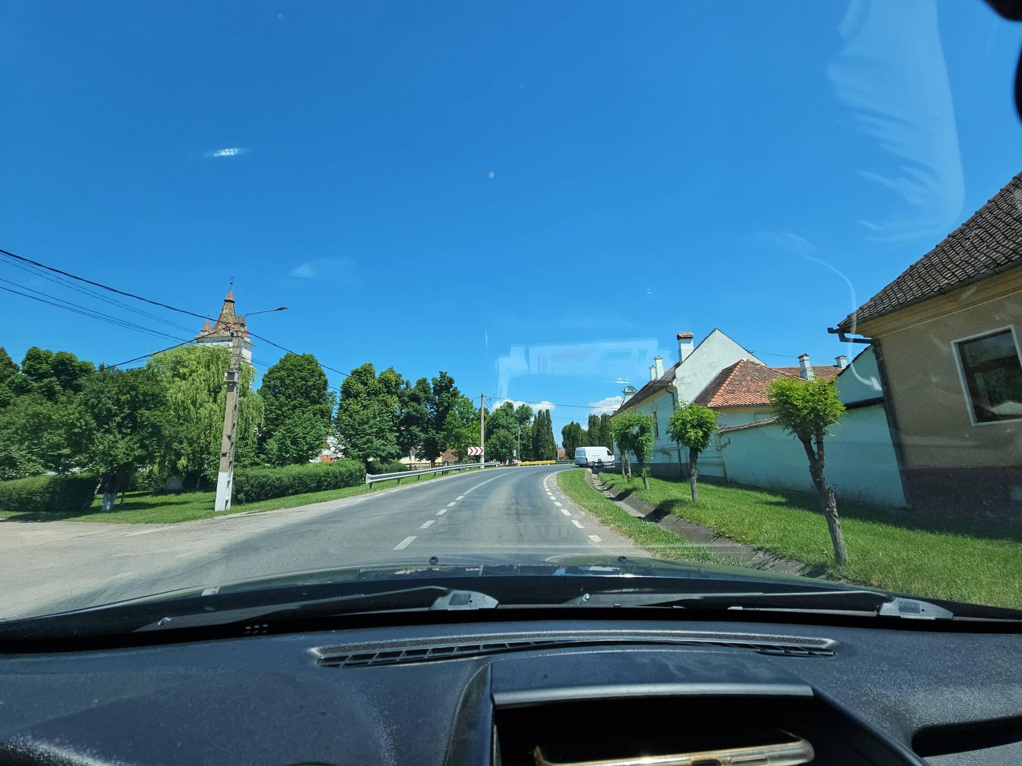 Street view near Gästehaus Honigberg, Hărman — © agamarcelnicolae (CC BY-SA · Mapillary)