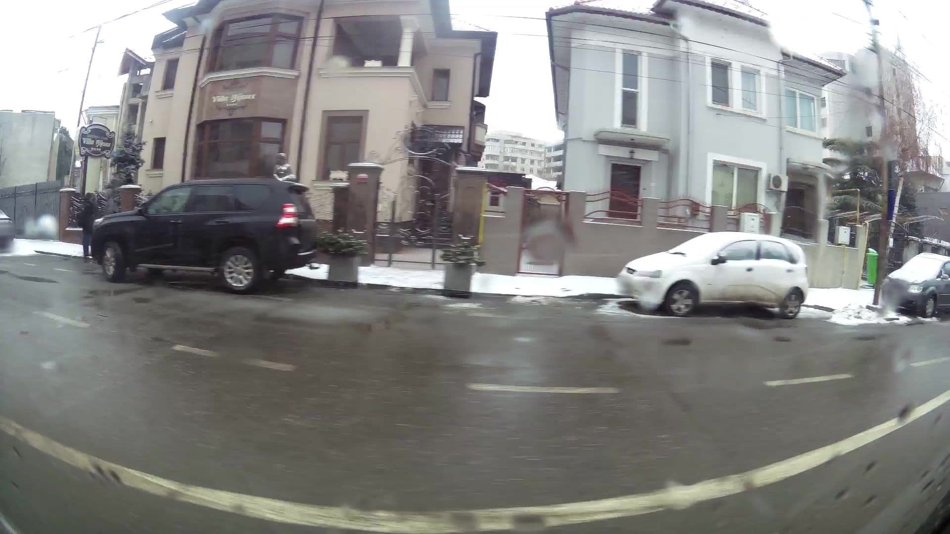 Street view near Villa Bijoux, Ploieşti — © kaartcam (CC BY-SA · Mapillary)